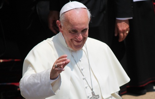 Pope_Francis_greets_the_crowd_at_Castel_Gandolfo_before_the_Sunday_Angelus_on_July_14_2013_Credit_Lauren_Cater_CNA_CNA_Catholic_News_7_15_13